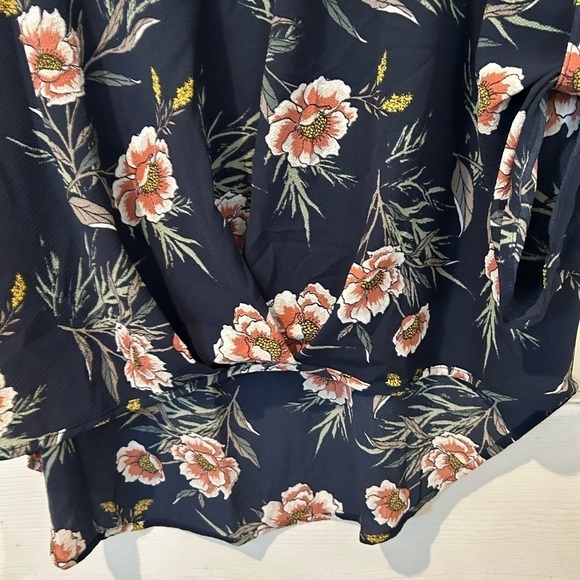 Lynn Ryan Navy Floral Hi Lo Top - Picture 5 of 12